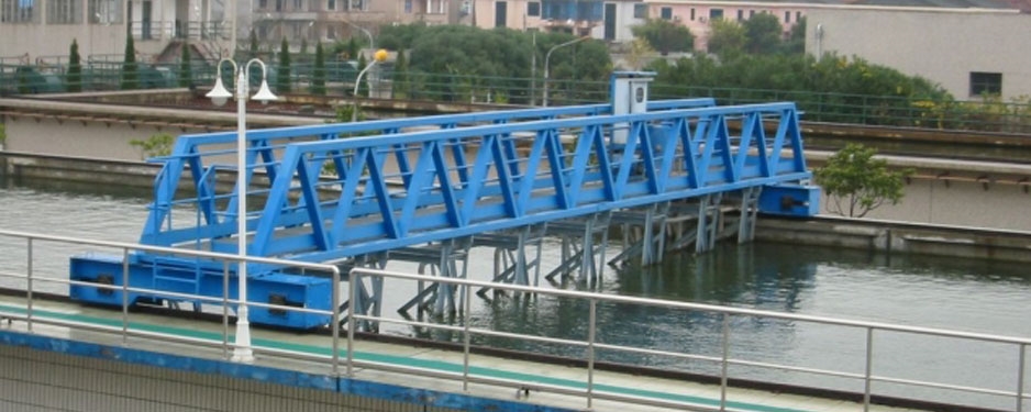 行車式刮吸泥機(jī)
